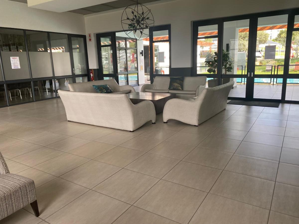 Greenstone Ridge Apartment Johannesburg Bagian luar foto