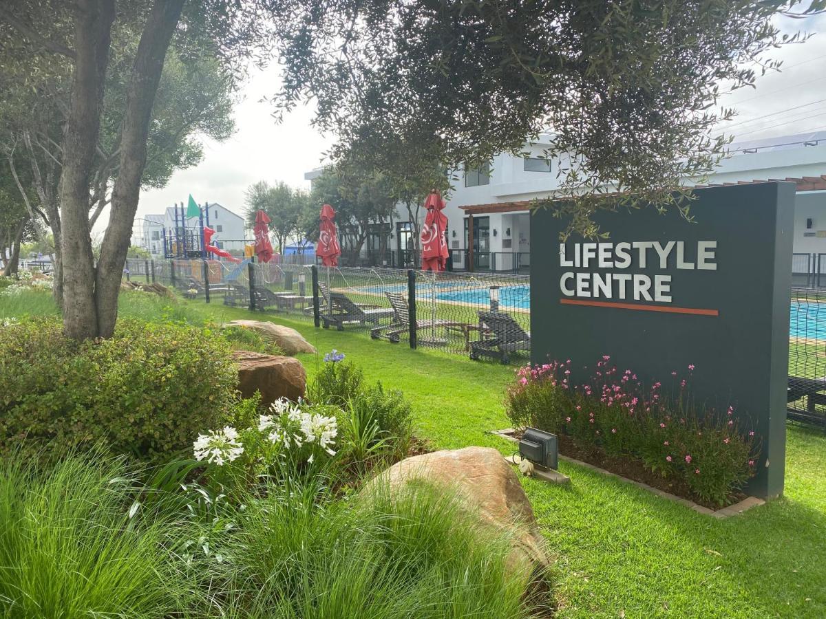Greenstone Ridge Apartment Johannesburg Bagian luar foto